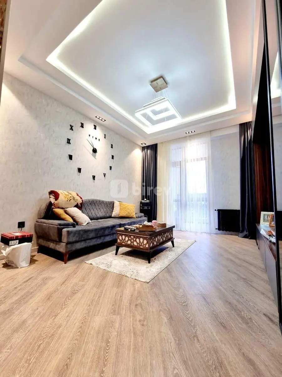 3-комнатная квартира, Низаминский район, Əlif Hacıyev küç., Баку — фото 1