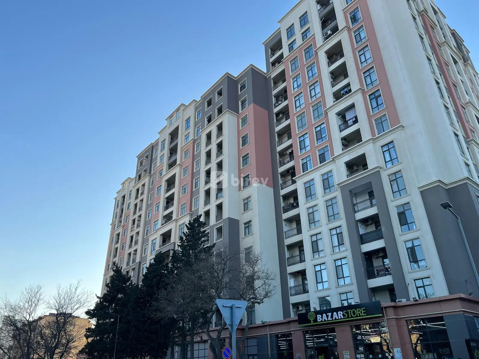 4-комнатная квартира, Низаминский район, Elif Haciyev küçəsi, Баку — фото 1