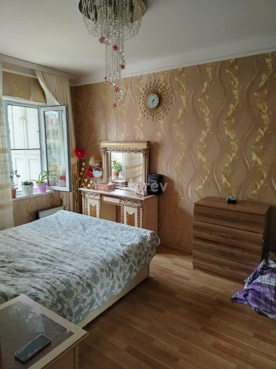 5-комнатная квартира, пос. Старые Гюнешли, İnqilab İsmayılov küç. 50B, Хатаинский район — фото 1