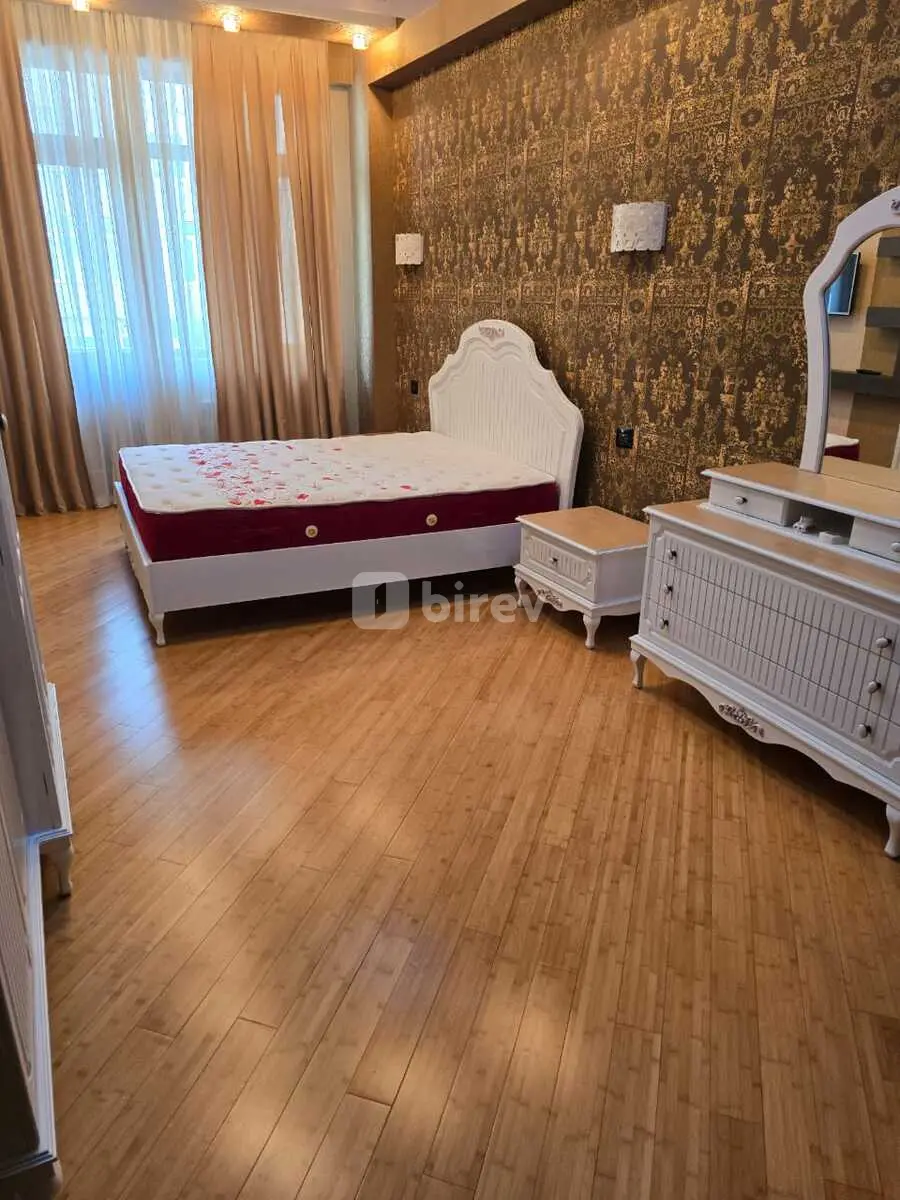 3-комнатная квартира, Наримановский район, Ülvi Bünyadzadə küç, Баку — фото 6
