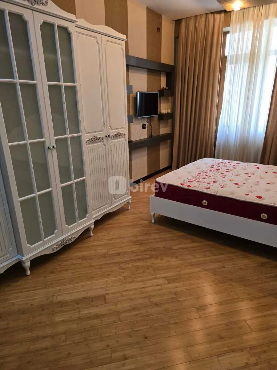 3-комнатная квартира, Наримановский район, Ülvi Bünyadzadə küç, Баку — фото 9
