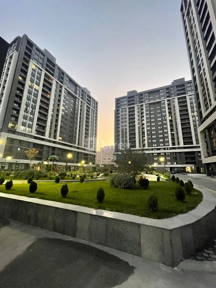 3-комнатная квартира, Хатаинский район, Nəcəfqulu Rəfiyev k., Баку — фото 1