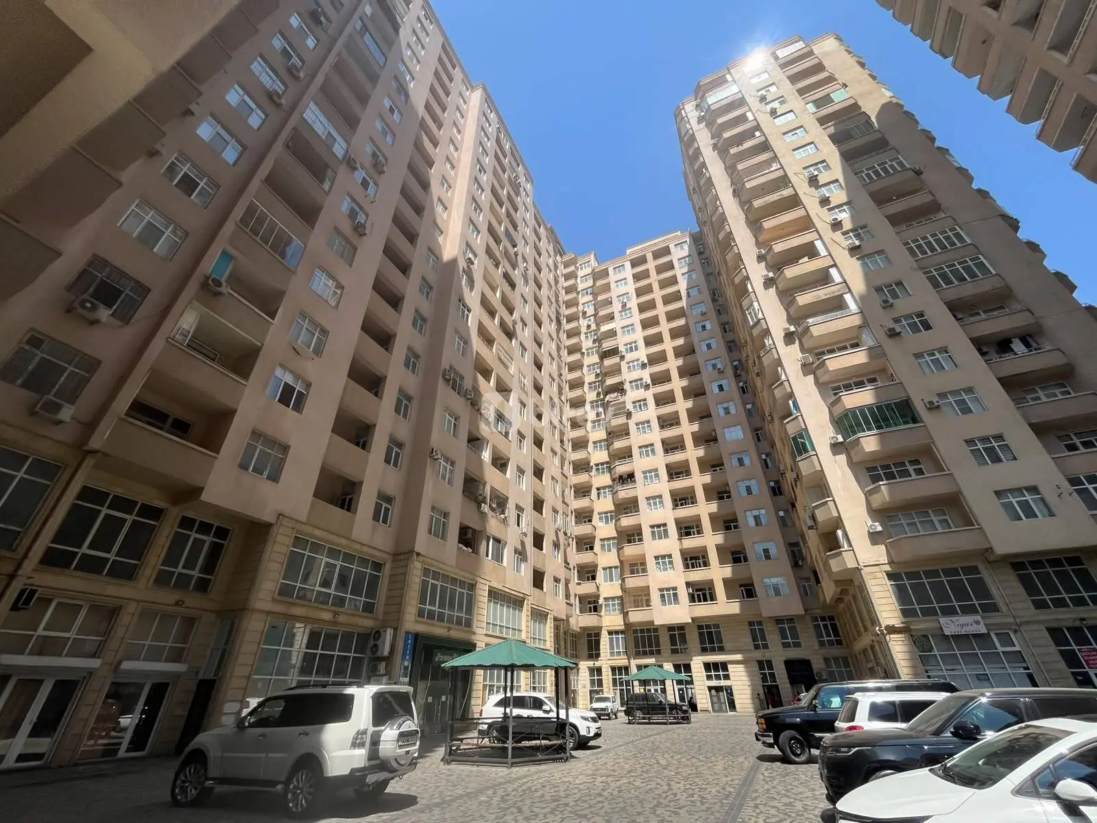 6-комнатная квартира, Насиминский район, Ənvər Hüseyinov küçəsi, Баку — фото 1