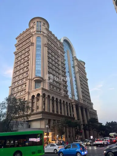 4 otaqlı mənzil, Yasamal rayonu, Elmlər Akademiyası m.