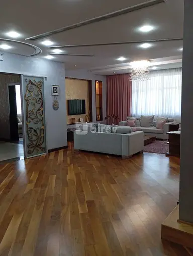 8 otaqlı mənzil, Yasamal rayonu, Elmlər Akademiyası m.