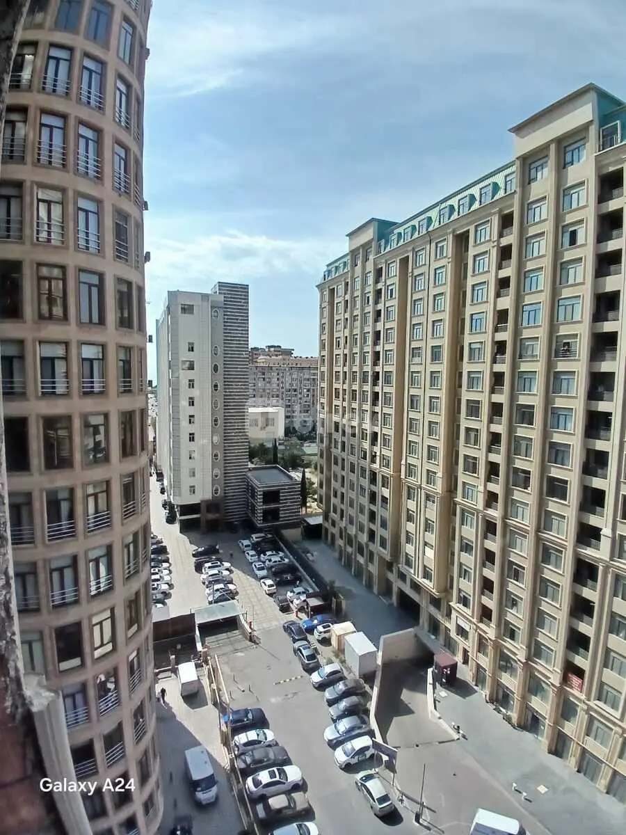 4-комнатная квартира, Хатаинский район, Ayaz İsmayılov küç., Баку — фото 2