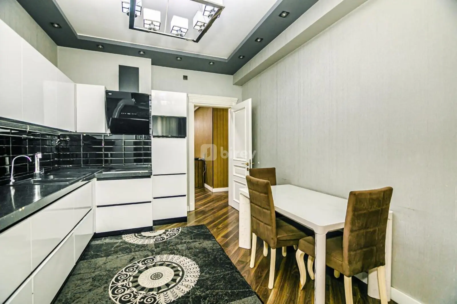 4-комнатная квартира, Насиминский район, Həsən Salamanı küç, Баку — фото 10