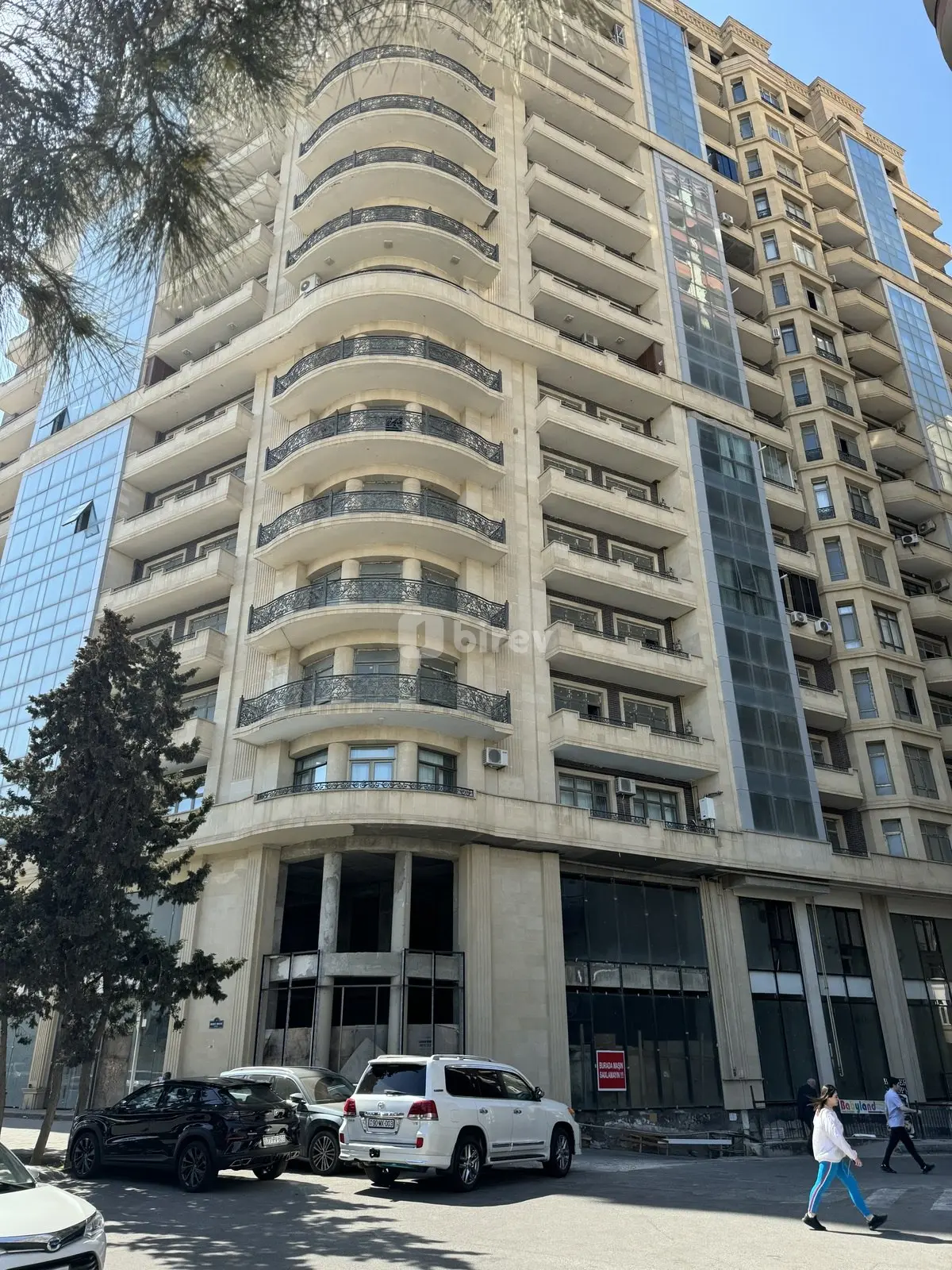 4-комнатная квартира, пос. Бадамдар, Abbasqulu Abbaszade küçəsi, Сабаильский район — фото 1