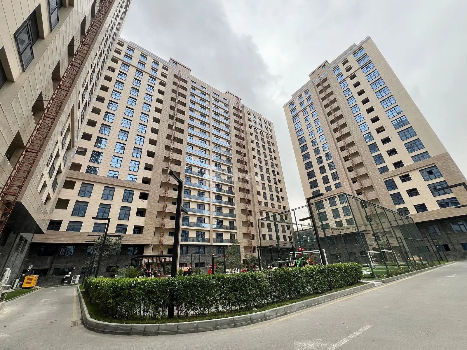 3-комнатная квартира, Насиминский район, Azadlıq pr., Баку — фото 1