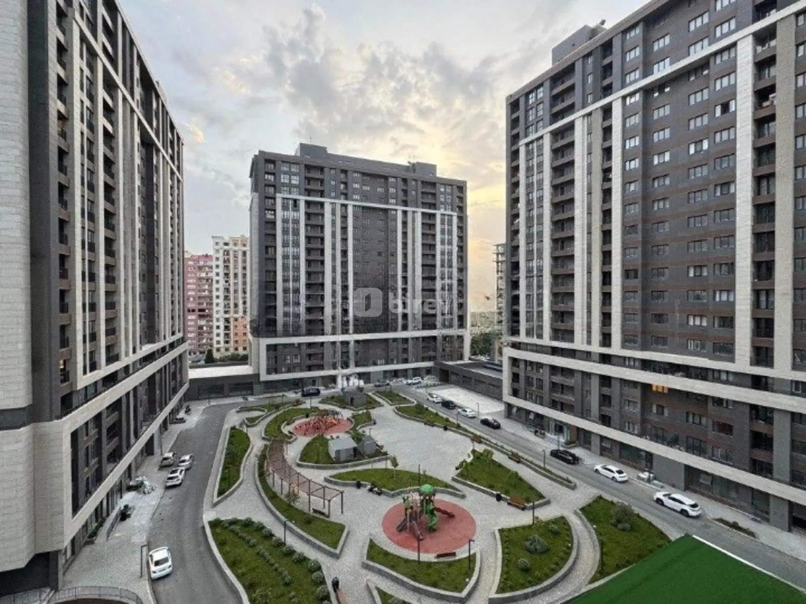 3-комнатная квартира, Хатаинский район, Nəcəfqulu Rəfiyev küç., 25., Баку — фото 1