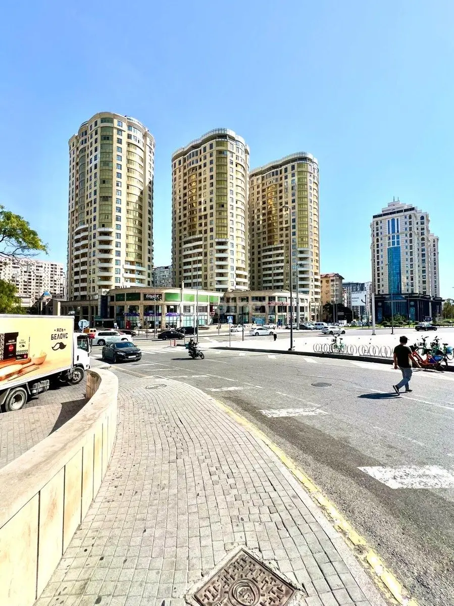 3-комнатная квартира, Ясамальский район, Naxçıvani küçəsi, Баку — фото 1