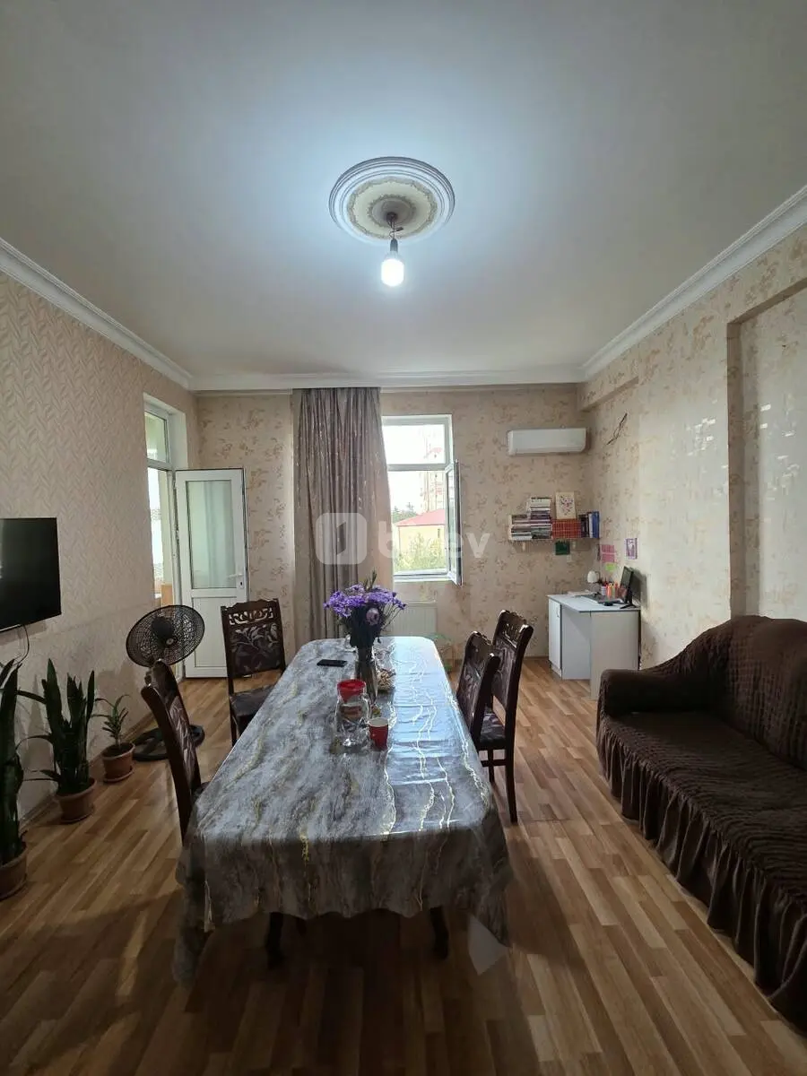 3-комнатная квартира, 7-й микрорайон, Abay Kunanbayev küçəsi, Бинагадинский район — фото 1