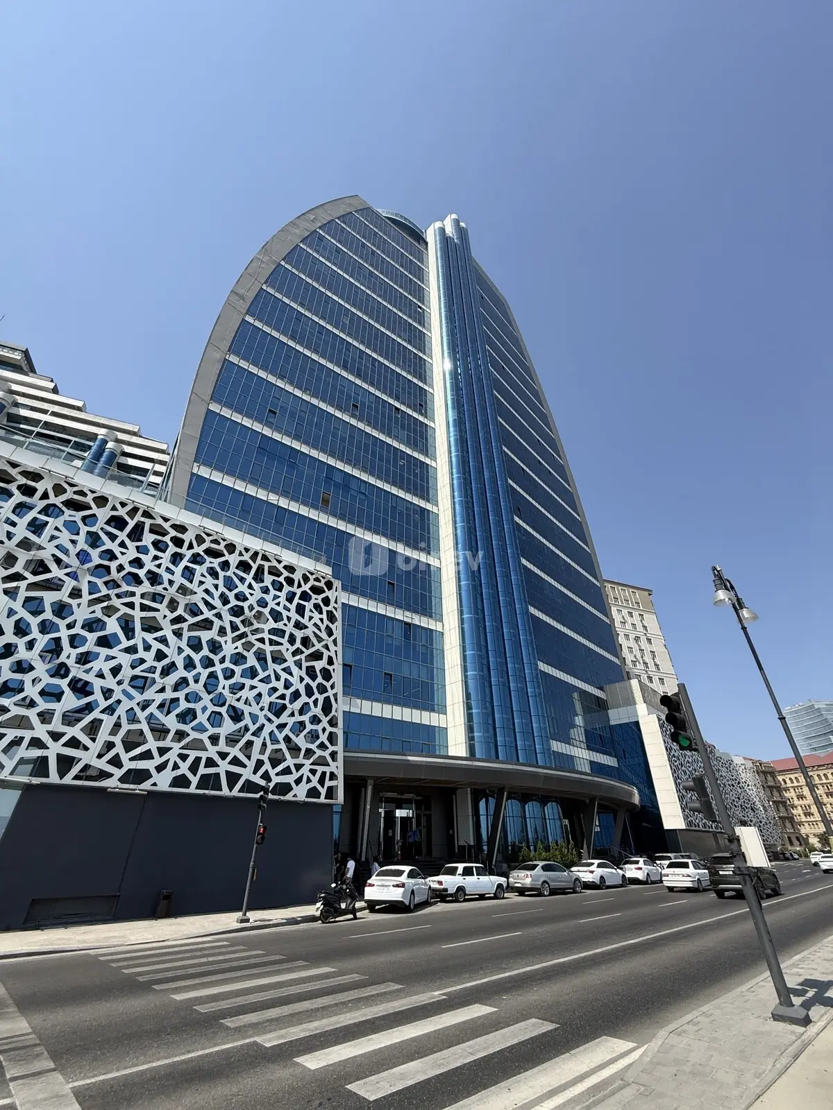 3-комнатная квартира, Хатаинский район, 8 Noyabr prospekti, Баку — фото 1