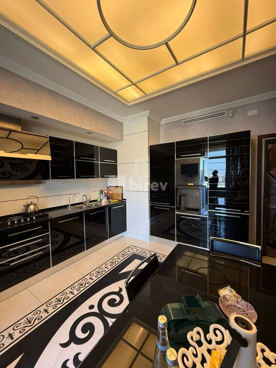 4-комнатная квартира, Насиминский район, Bülbül pr., Баку — фото 13