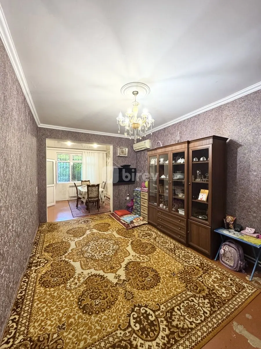 3-комнатная квартира, Бинагадинский район, Mir Cəlal küç., Баку — фото 1