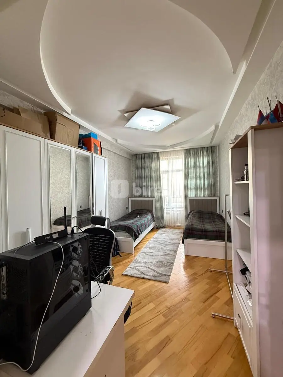3-комнатная квартира, Низаминский район, Elşən Süleymanov küç., Баку — фото 3