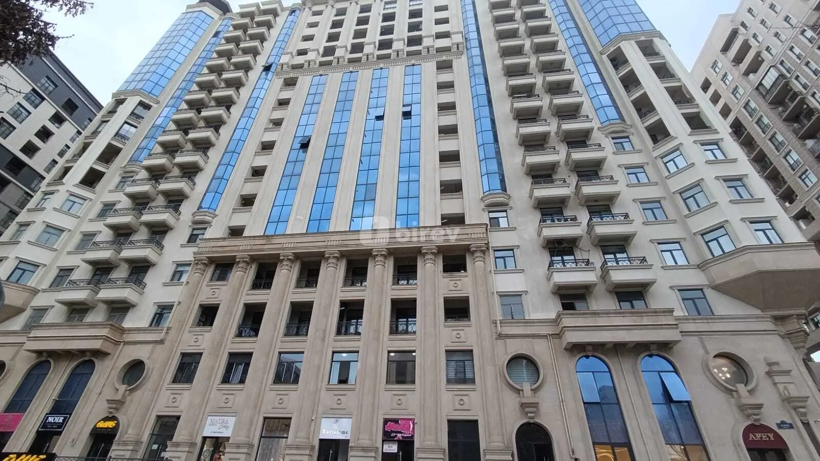 4-комнатная квартира, Насиминский район, Azadlıq prospekti, Баку — фото 1