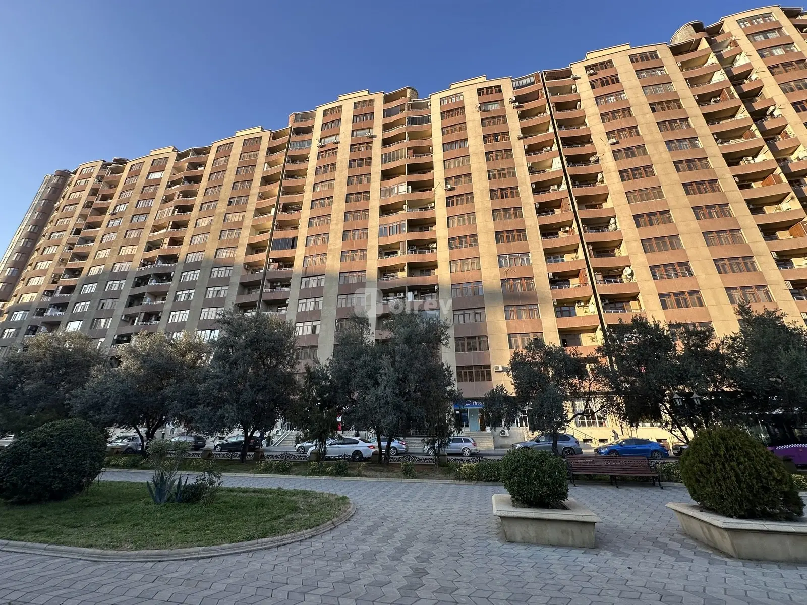 3-комнатная квартира, Хатаинский район, Xocalı pr., Баку — фото 1