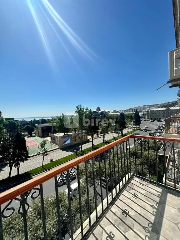 2-комнатная квартира, Сабаильский район, Neftçilər pr., 87., Баку — фото 1