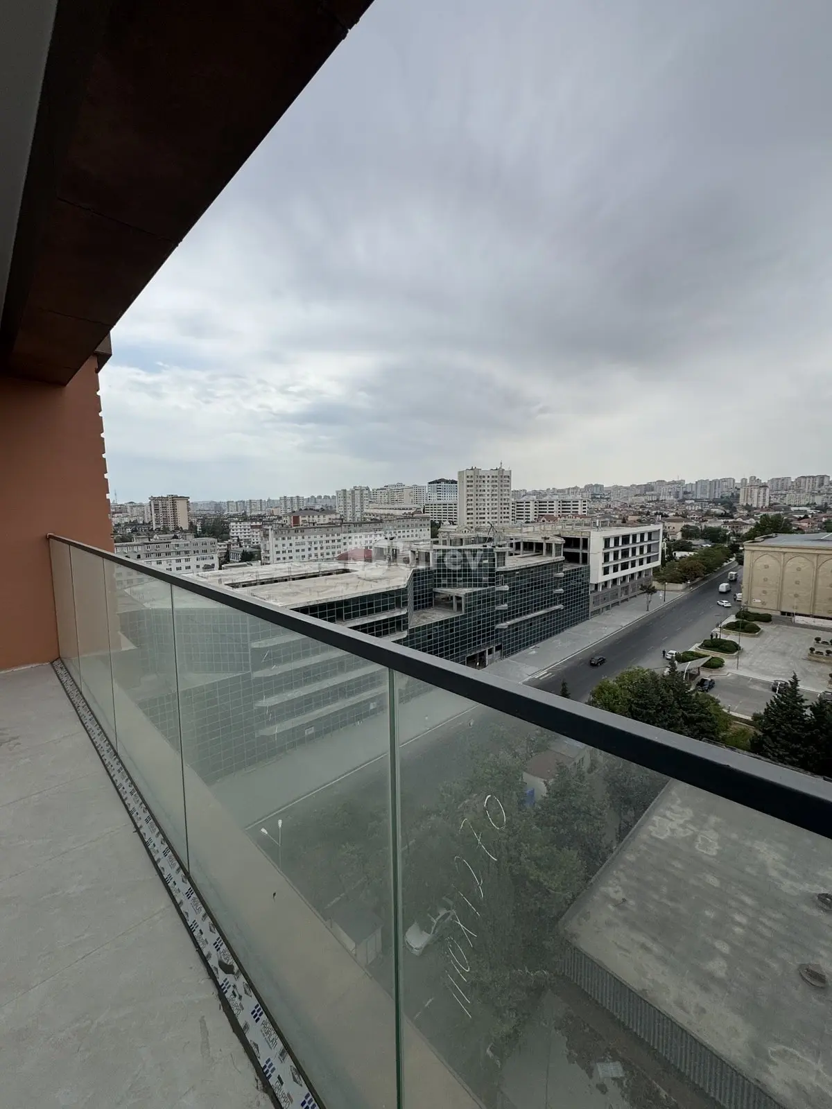 3-комнатная квартира, 8-й микрорайон, Süleyman Sani Axundov küçəsi, Бинагадинский район — фото 7