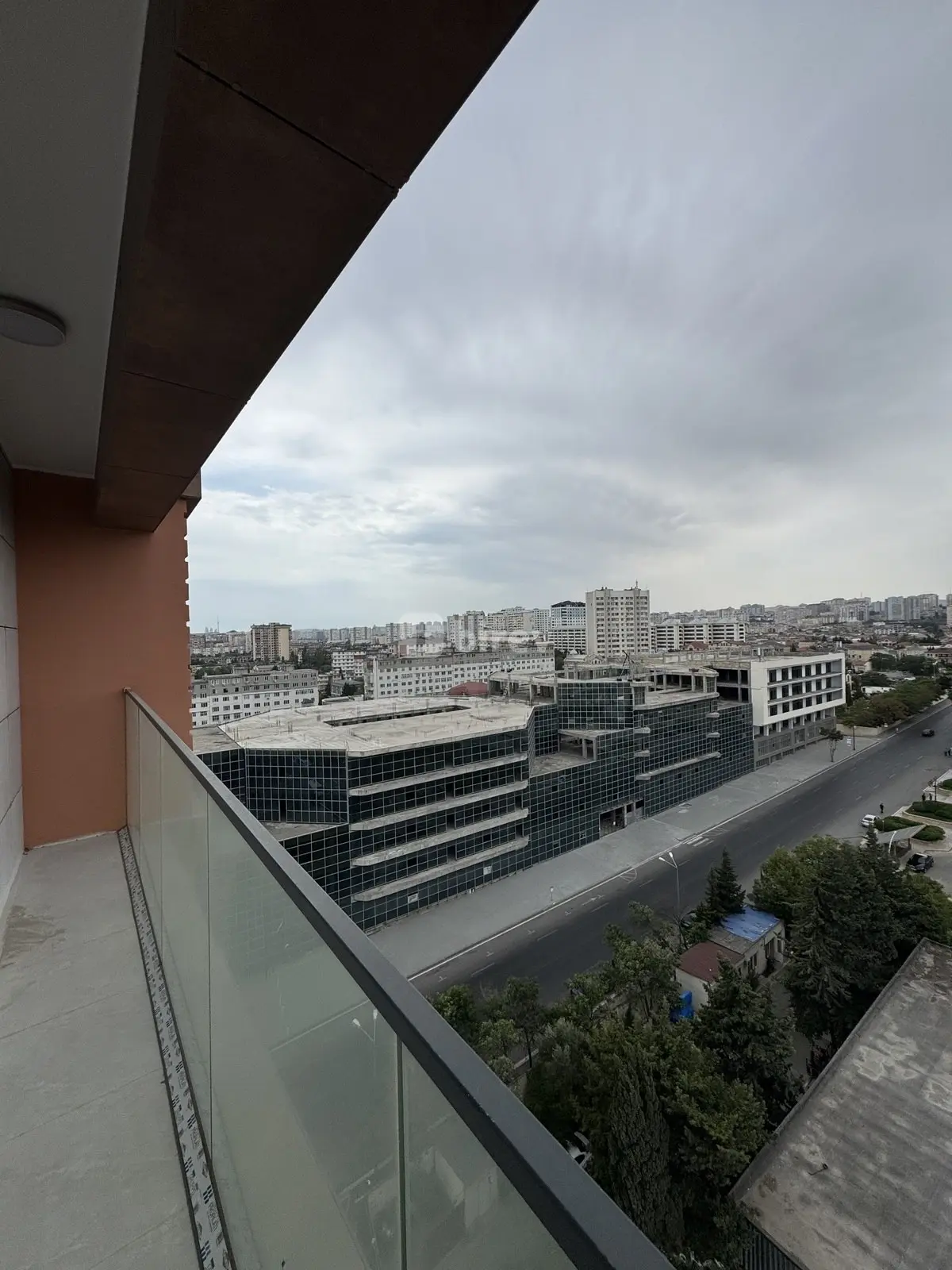 3-комнатная квартира, 8-й микрорайон, Süleyman Sani Axundov küçəsi, Бинагадинский район — фото 10