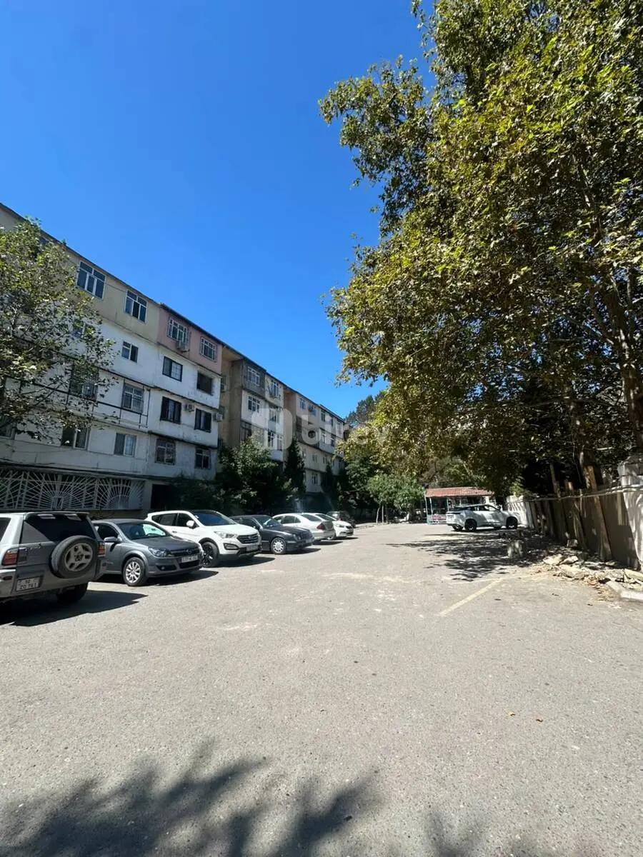 4-комнатная квартира, Низаминский район, Natiq Əhmədov küçəsi, Баку — фото 1