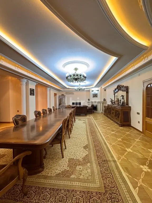 6-комнатная квартира, Ясамальский район, Məhəmməd Naxçıvani küç., 123., Баку — фото 1