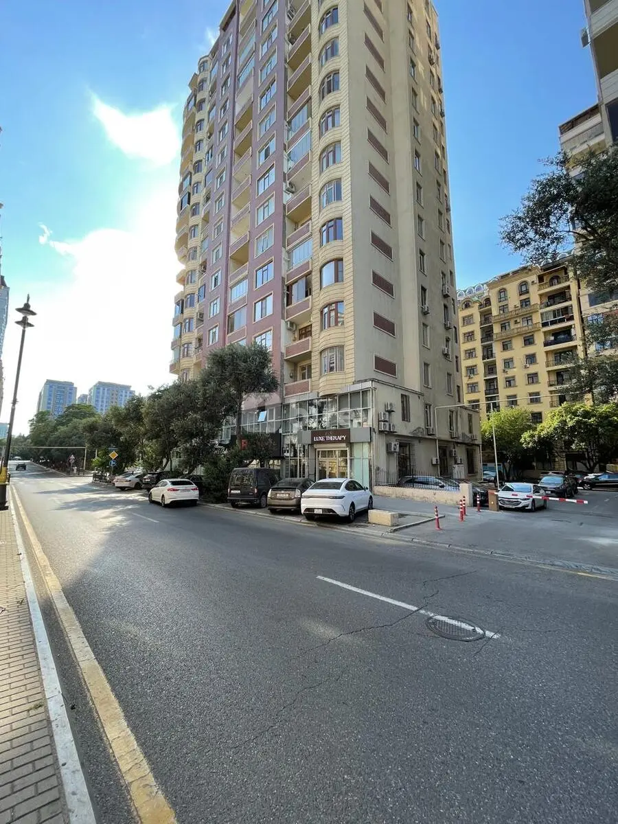 4-комнатная квартира, Насиминский район, Xan Şuşinski küç, Баку — фото 2