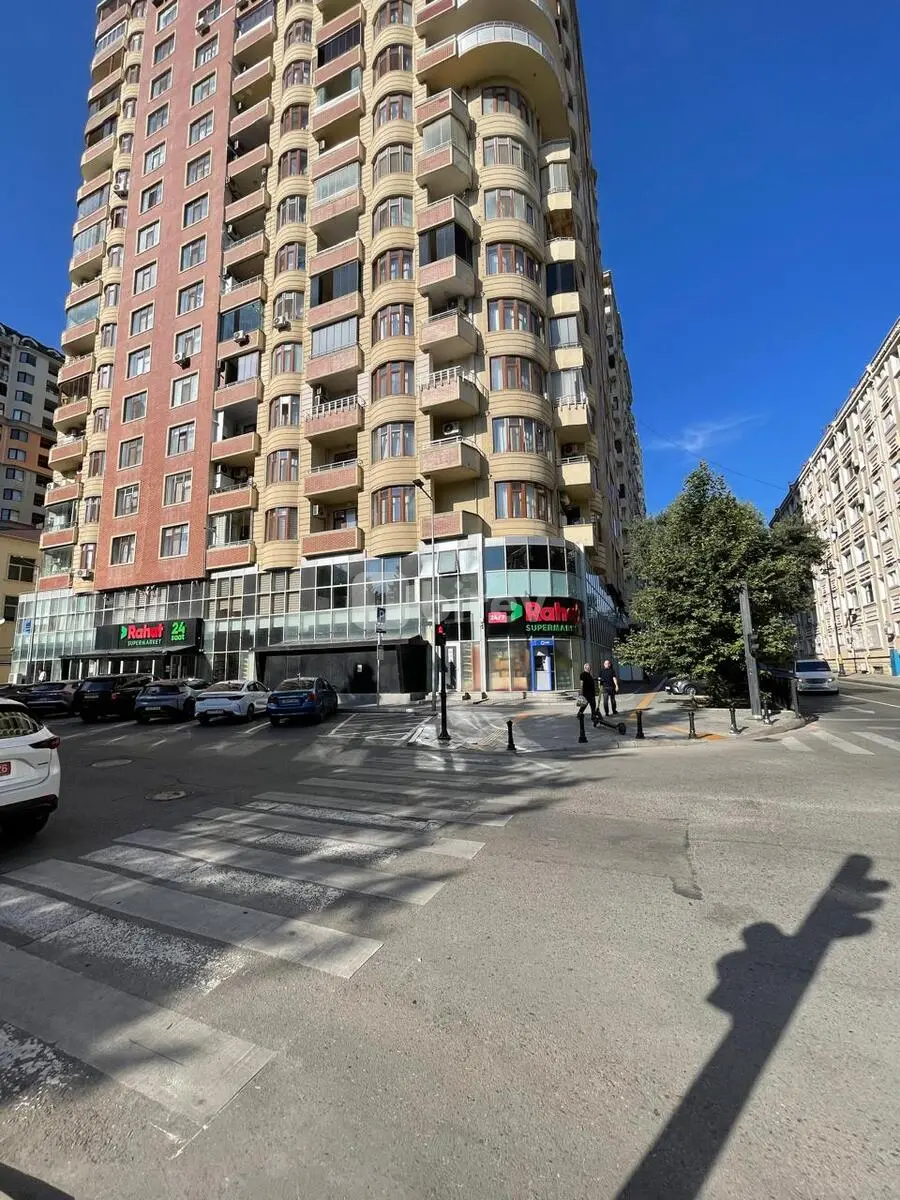 4-комнатная квартира, Насиминский район, Xan Şuşinski küç, Баку — фото 3