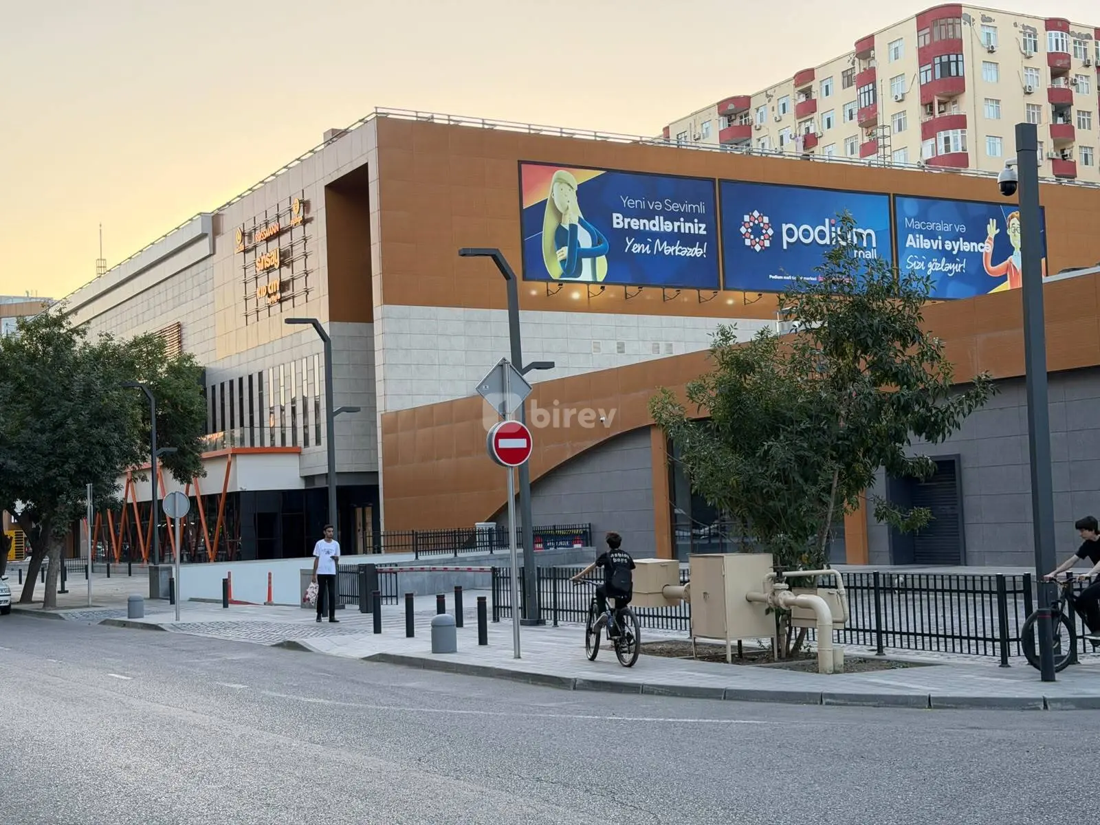 3-комнатная квартира, пос. 8-й километр, Elçin Süleymanov k., Низаминский район — фото 1