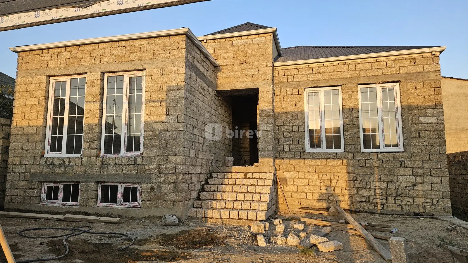 8-комнатный дом, пос. Деде Горгуд, Suraxanı-Zığ şossesi, Сураханский район — фото 1
