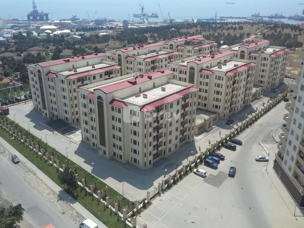 4-комнатная квартира, Хатаинский район, Sadıqcan küç. 2a, Баку — фото 1