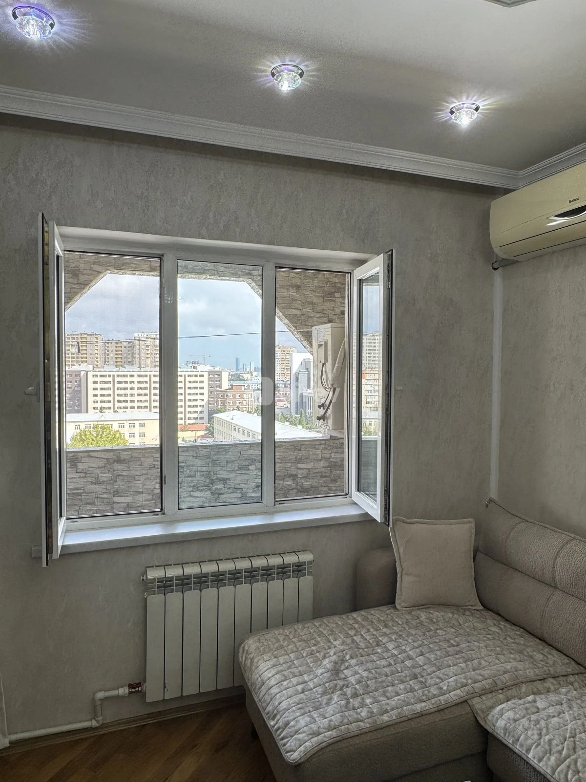 3-комнатная квартира, пос. Бинагади, Əcəmi Naxçıvani küç., ev 2, mənzil 53., Бинагадинский район — фото 2