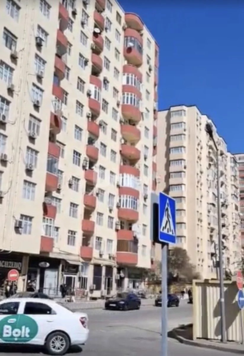 3-комнатная квартира, пос. 8-й километр, Çəmşid Naxçıvanski k. 81, Низаминский район — фото 8