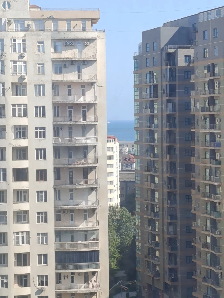 10-комнатная квартира, пос. Кубинка, İzzət Həmidov küç., Насиминский район — фото 1