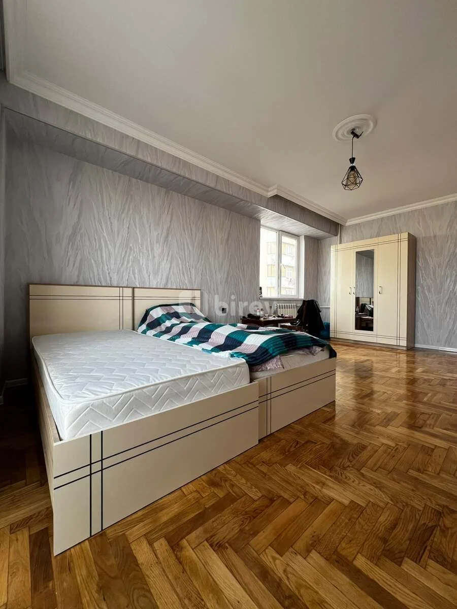 5-комнатная квартира, пос. 8-й километр, Qara Qarayev pr., 109., Низаминский район — фото 1