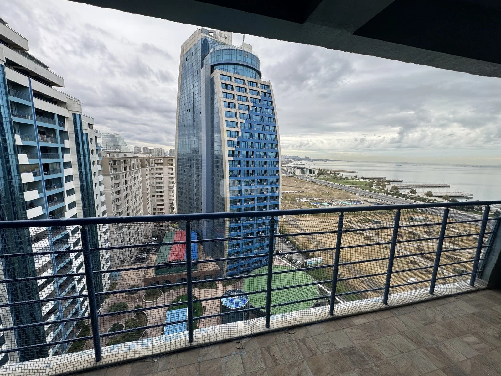 3-комнатная квартира, пос. Белый город, Ağ Şəhər, Хатаинский район — фото 1
