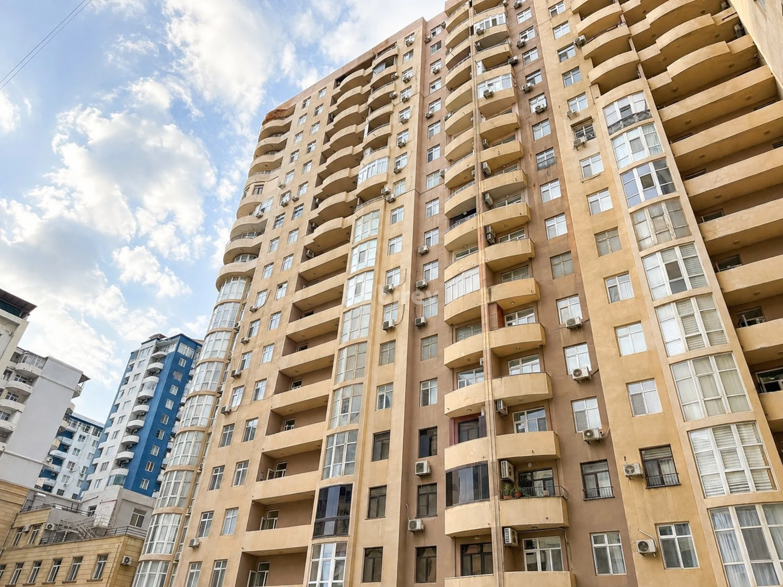 4-комнатная квартира, Ясамальский район, Murtuza Muxtarov küçəsi, Баку — фото 1