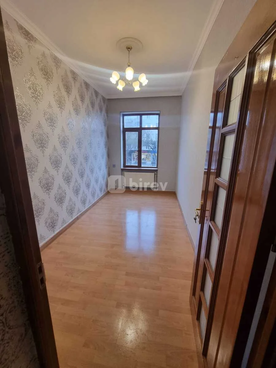 3-комнатная квартира, Наримановский район, Azadlıq prospekti 140, Баку — фото 1