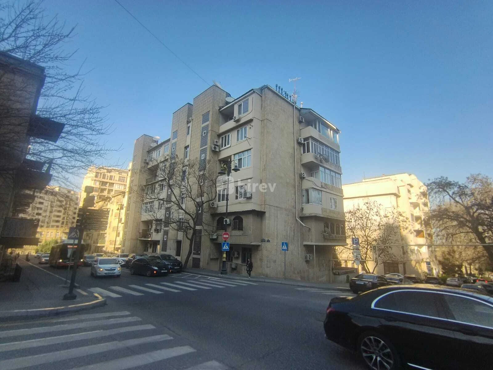 3-комнатная квартира, Сабаильский район, Həsən Seyidbəyli küç., Баку — фото 1