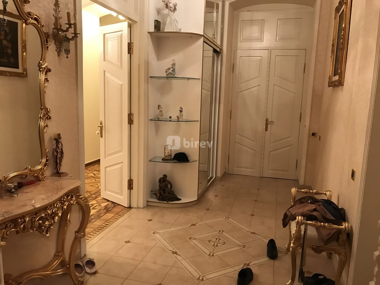 6-комнатная квартира, Сабаильский район, Üzeyir Hacıbəyov küç.46, Баку — фото 1