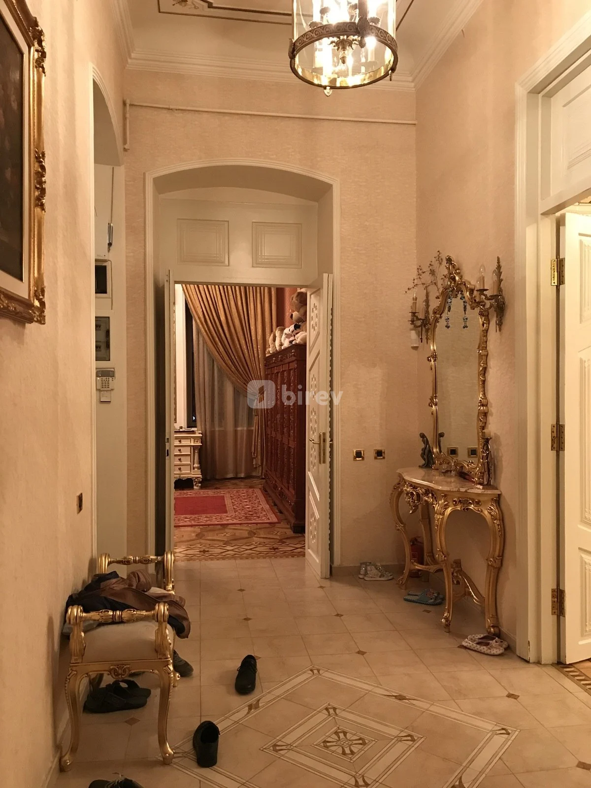 6-комнатная квартира, Сабаильский район, Üzeyir Hacıbəyov küç.46, Баку — фото 2