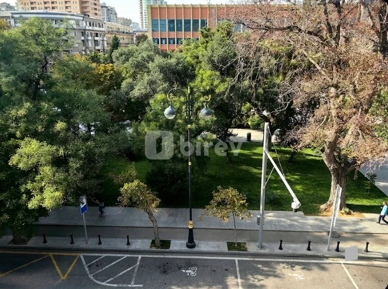 5-комнатная квартира, Насиминский район, Bülbül prospekti, Баку — фото 1