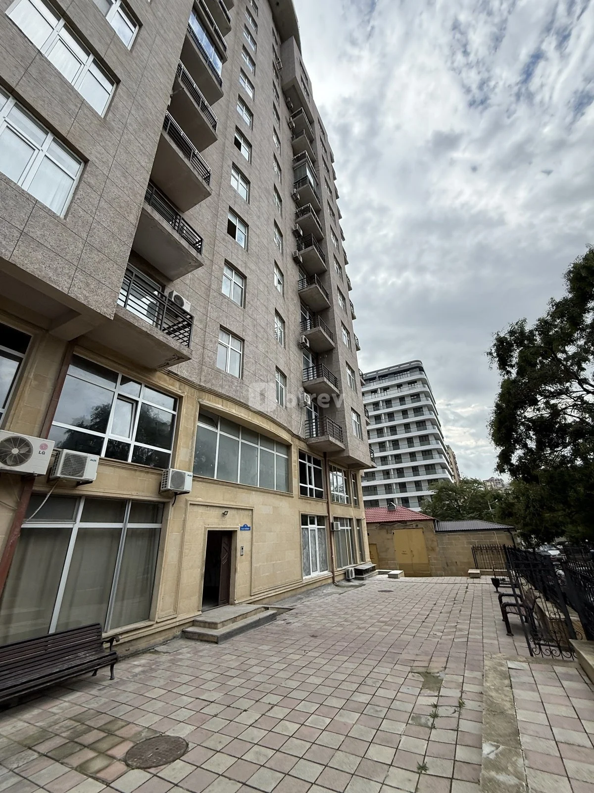 3-комнатная квартира, Насиминский район, N.B.Vəzirov küç., 74., Баку — фото 2