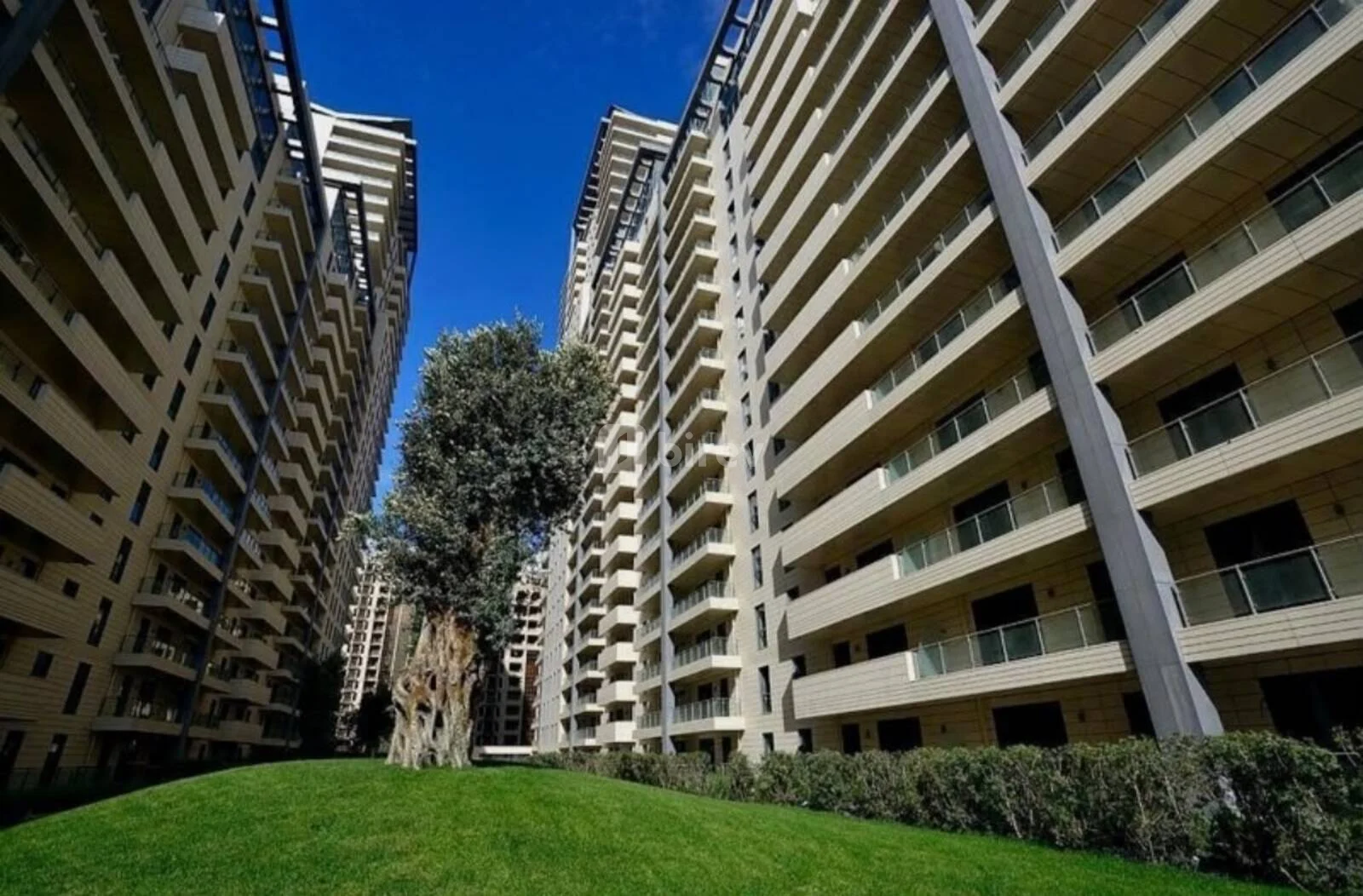 4-комнатная квартира, Насиминский район, Neftçilər prospekti 151, Баку — фото 2