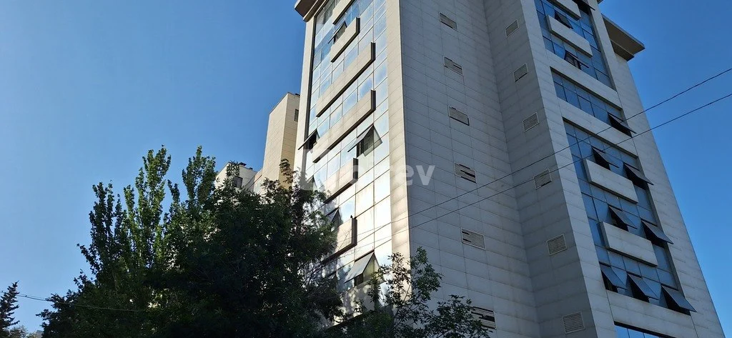 4-комнатная квартира, Сабаильский район, İzzət Nəbiyev küç., Баку — фото 1
