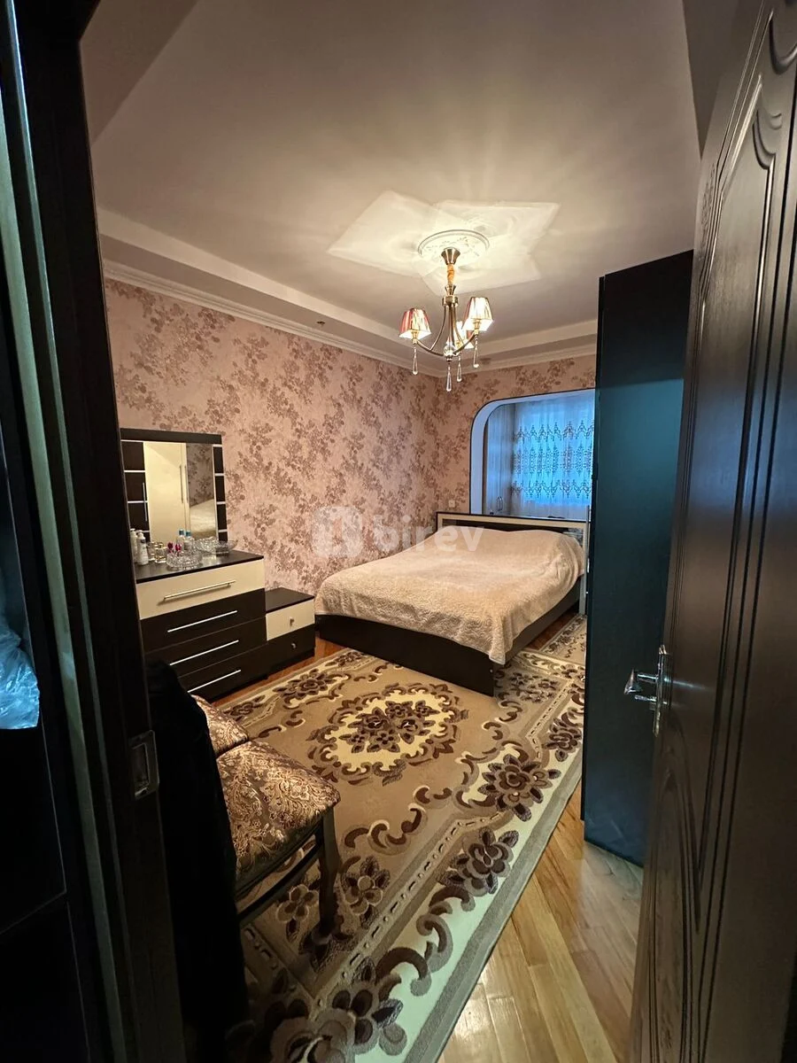 3-комнатная квартира, 4-й микрорайон, Hüseyn Seyidzadə 82, Насиминский район — фото 1