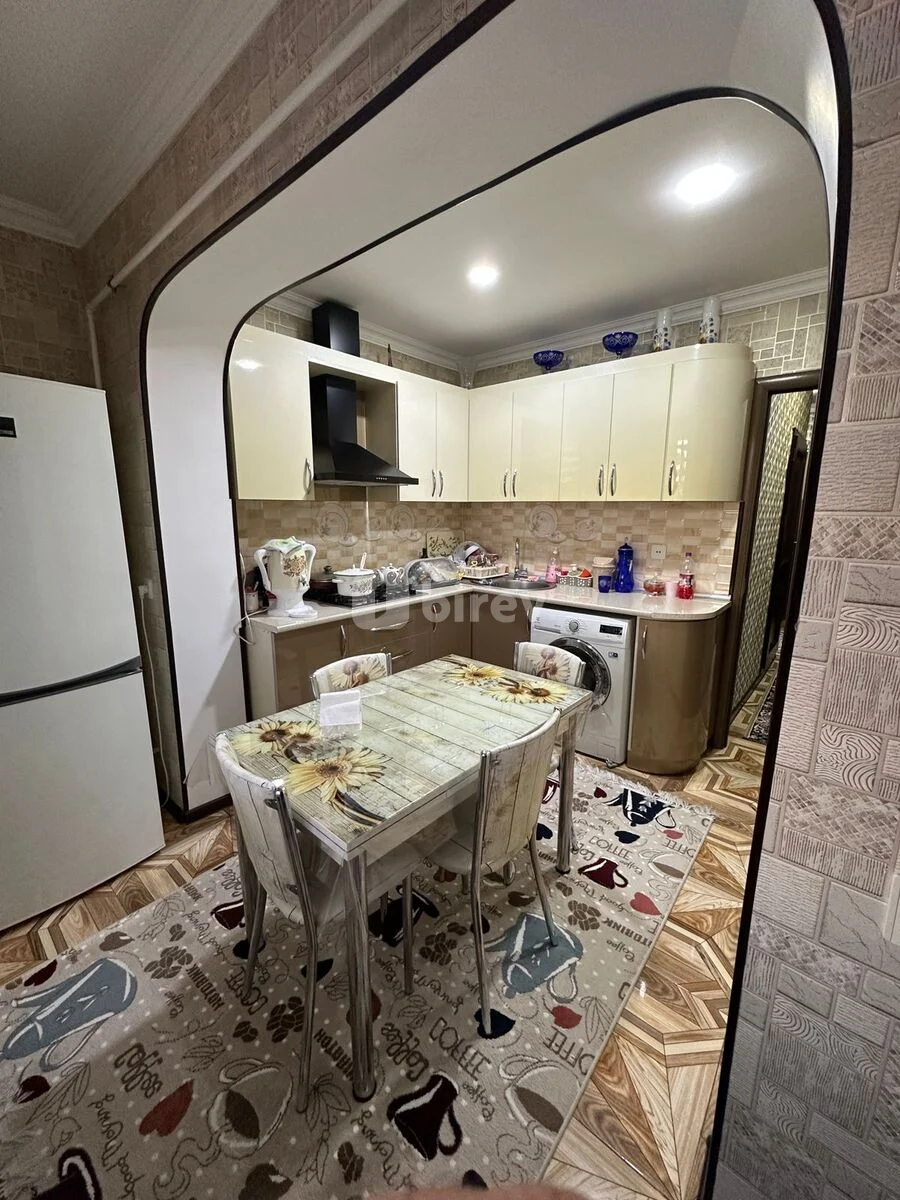 3-комнатная квартира, 4-й микрорайон, Hüseyn Seyidzadə 82, Насиминский район — фото 8