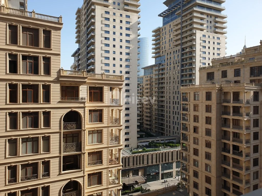 4-комнатная квартира, Насиминский район, Nizami küçəsi, Баку — фото 1