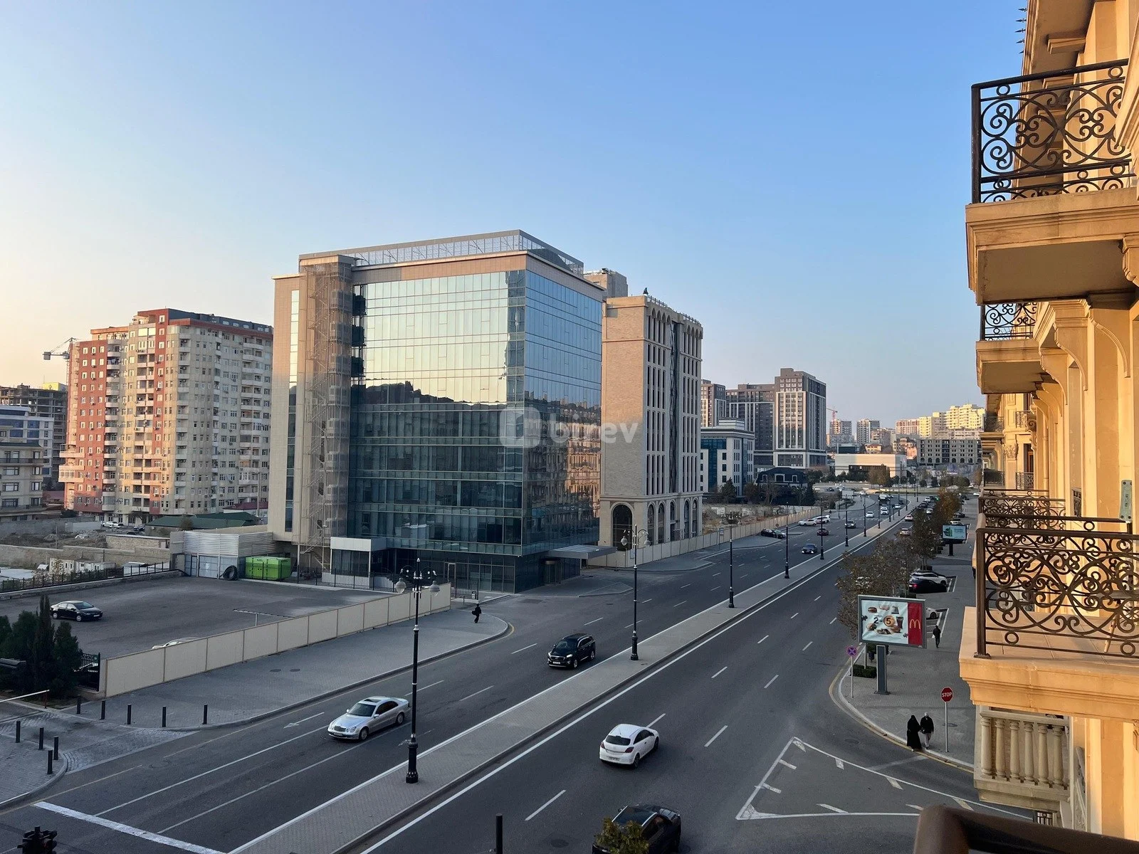 2-комнатная квартира, пос. Белый город, Təməl Residence, Хатаинский район — фото 12